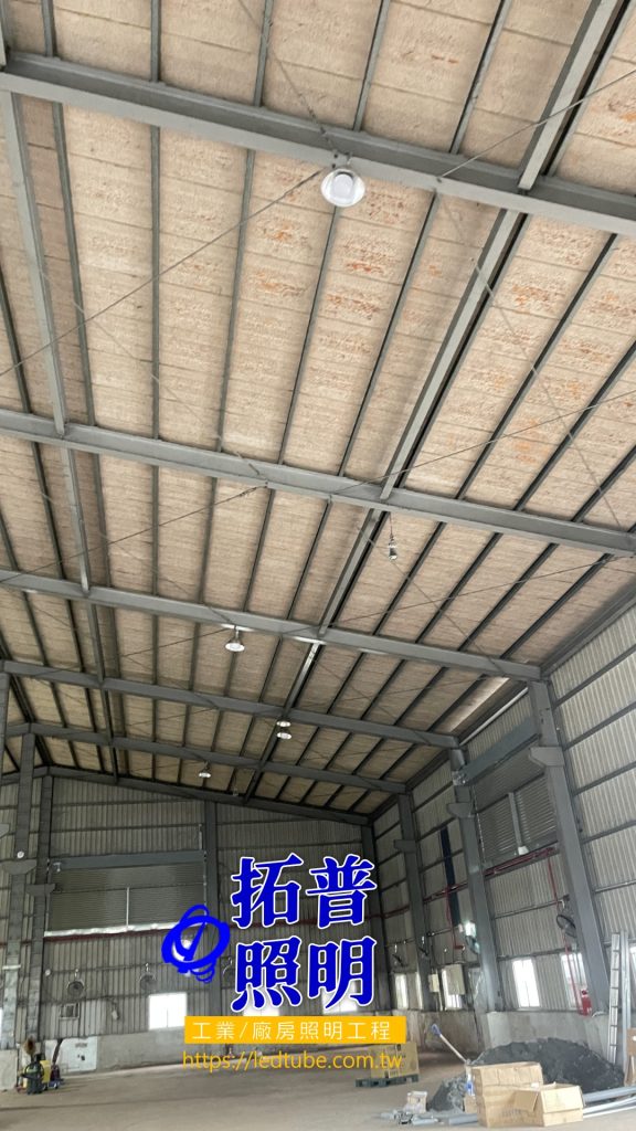 倉儲安裝200瓦LED燈泡